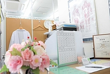 斉藤整体院、院内のようす。受付、施術スペース